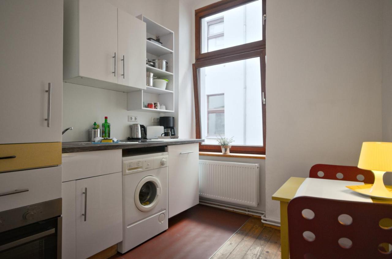 Courtyard Apartment Berlino Esterno foto