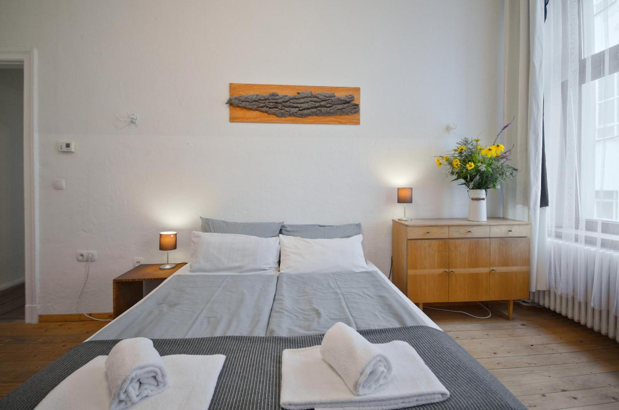 Courtyard Apartment Berlino Esterno foto