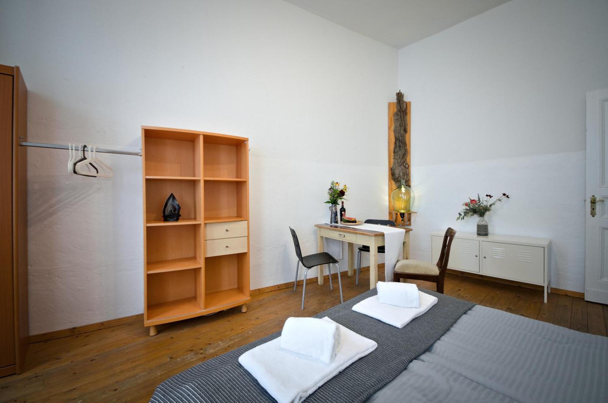 Courtyard Apartment Berlino Esterno foto